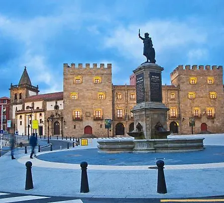 Centro Cabrales 31 דירה *